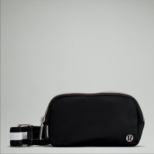 lululemon everywhere crossbody bag